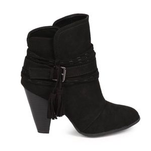 Qupid Suede Toe Tassel Wrapped Western Bootie sz:8